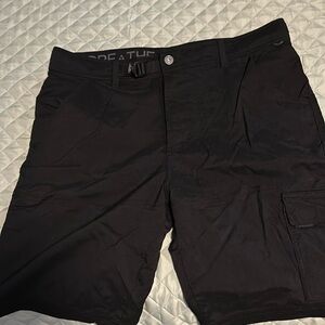 Men’s black cargo shorts